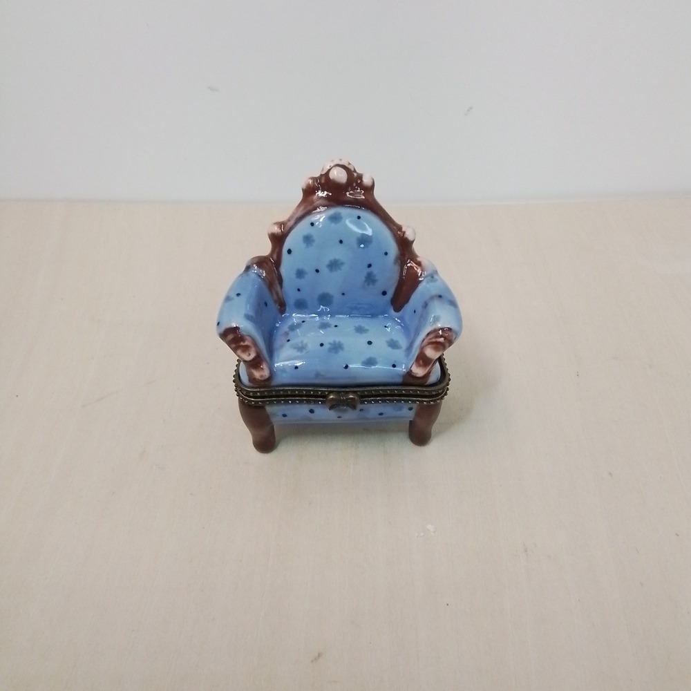 Blue Floral Ceramic‎ Armchair Trinket Box Hinged Ornate Vintage Style